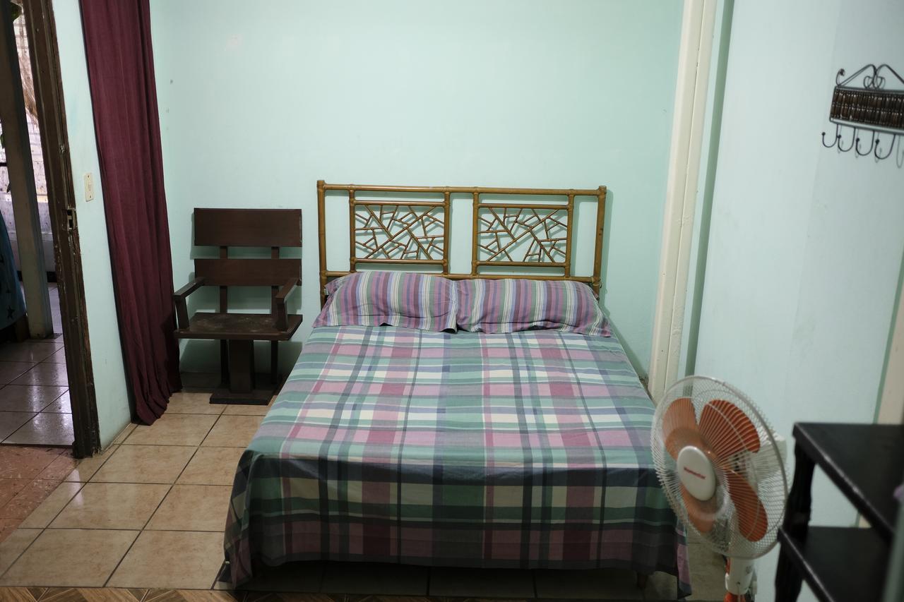 Hostal Del Este Santa Fe サンホセ エクステリア 写真