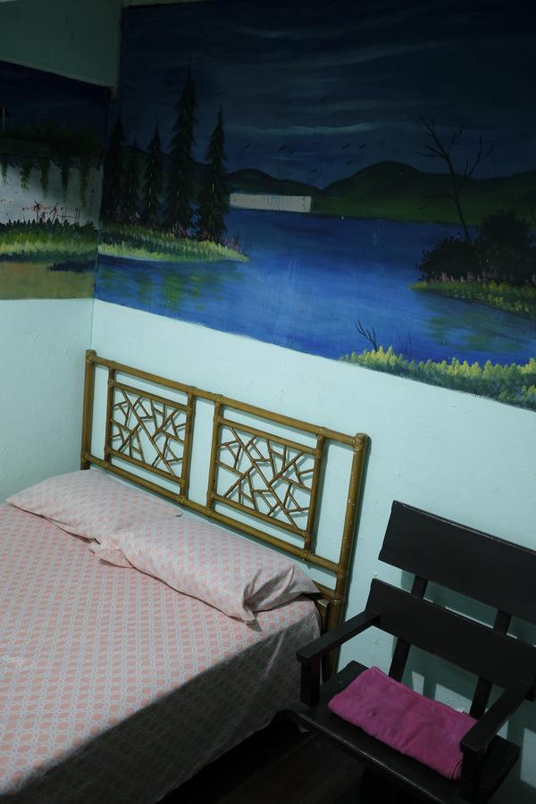 Hostal Del Este Santa Fe サンホセ エクステリア 写真