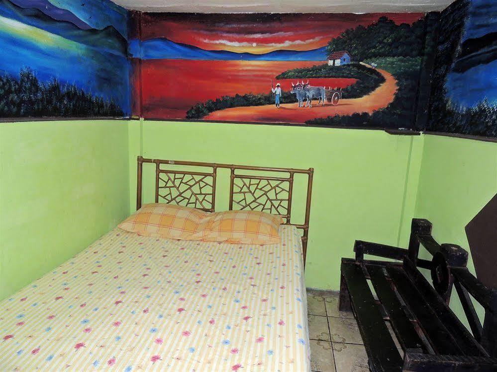 Hostal Del Este Santa Fe サンホセ エクステリア 写真